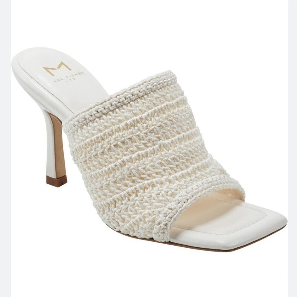 New in box Marc Fisher LTD Dako sandal